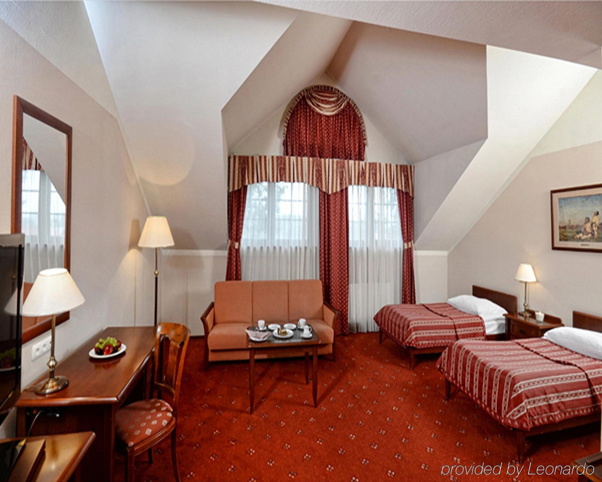 Hotel Zubrowka Spa & Wellness Bialowieza Exterior photo